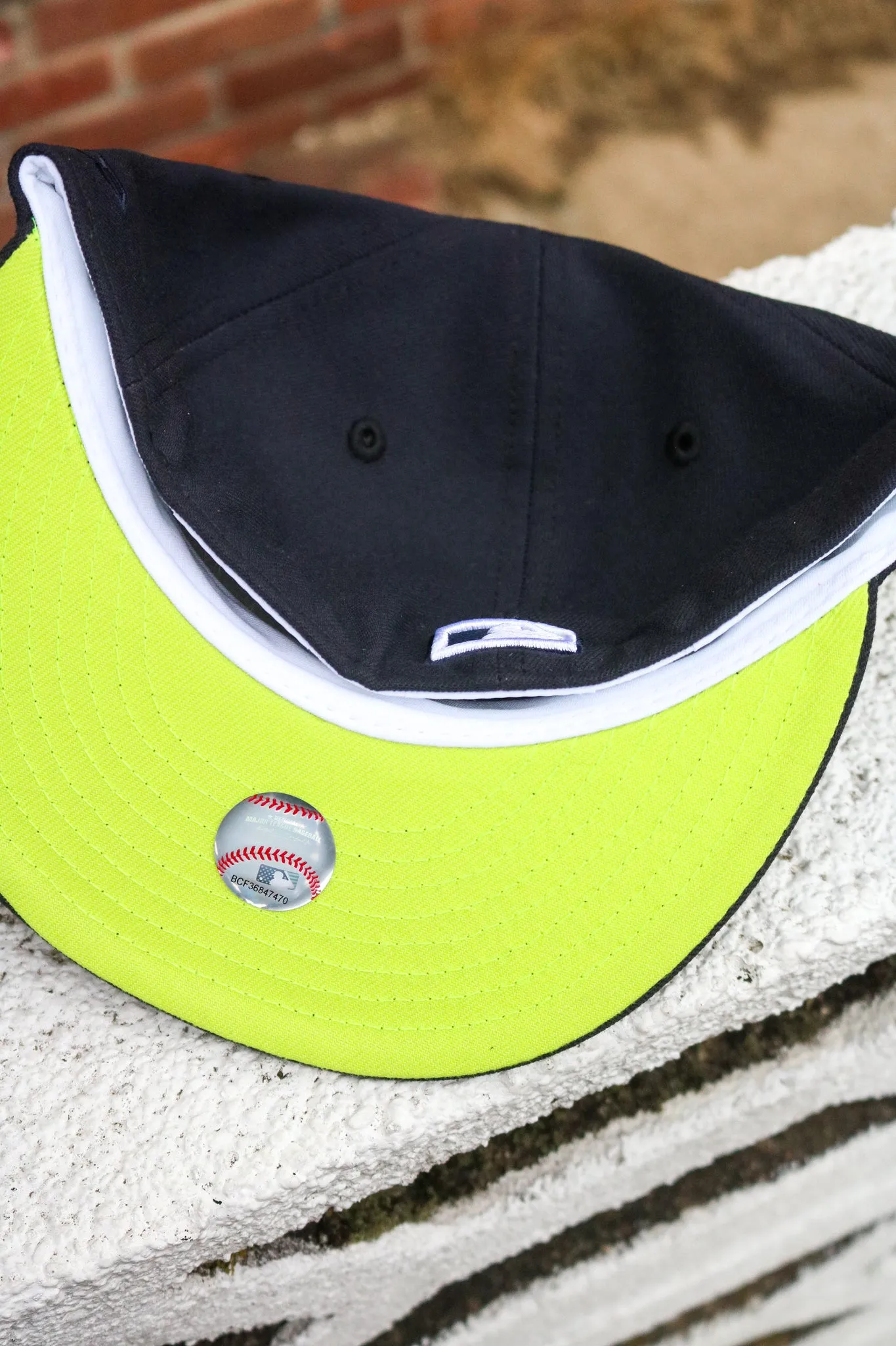 2005 HOUSTON ASTROS NAVY FITTED W/ KIWI UNDER VISOR