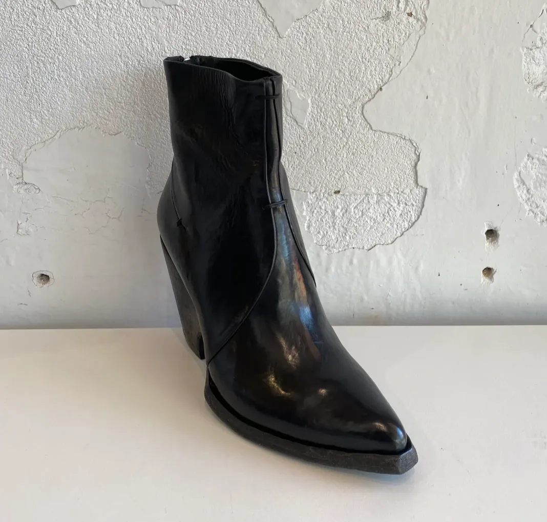 Area Forte W228308 Black - LAST PAIR size 39