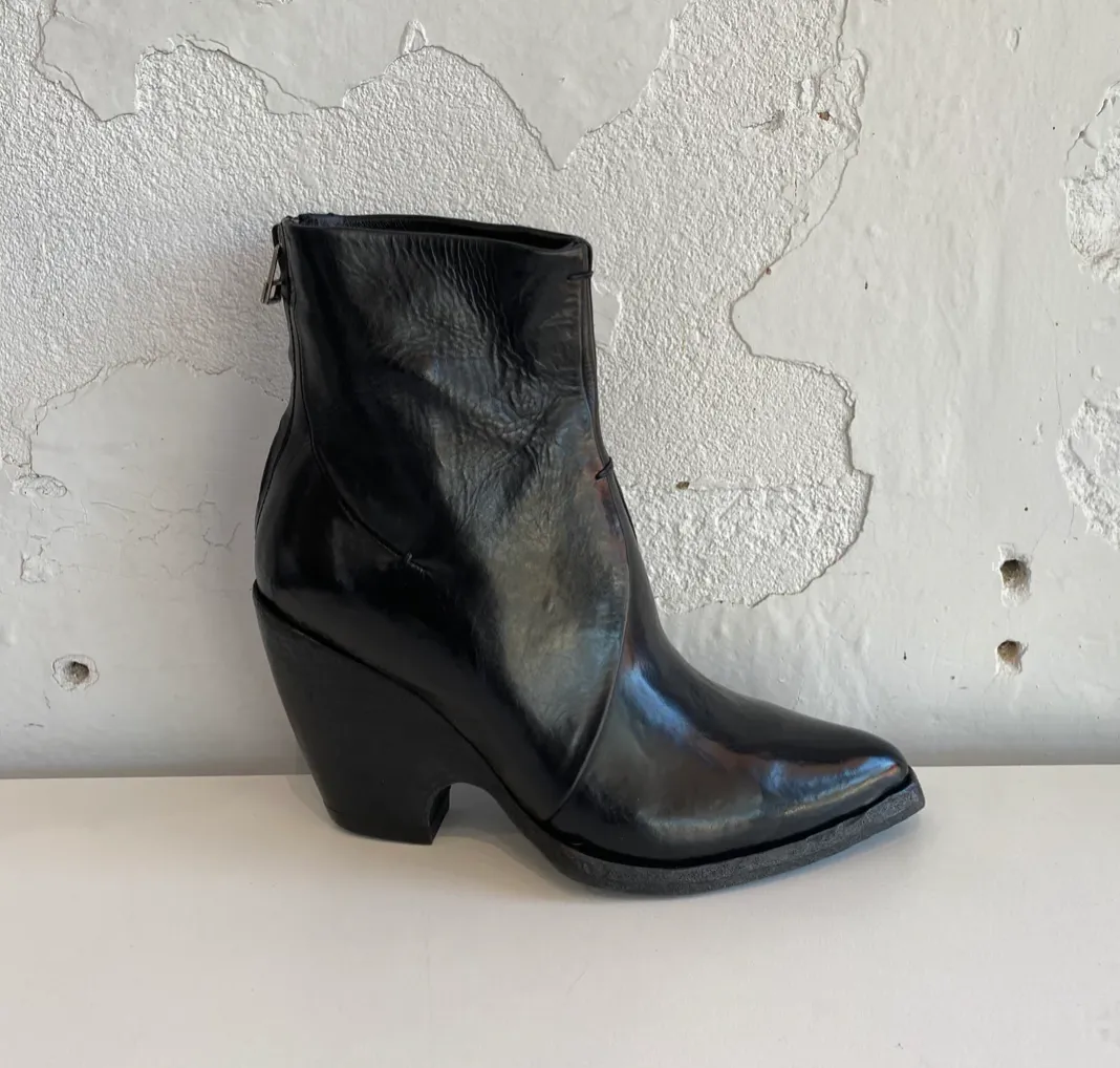 Area Forte W228308 Black - LAST PAIR size 39