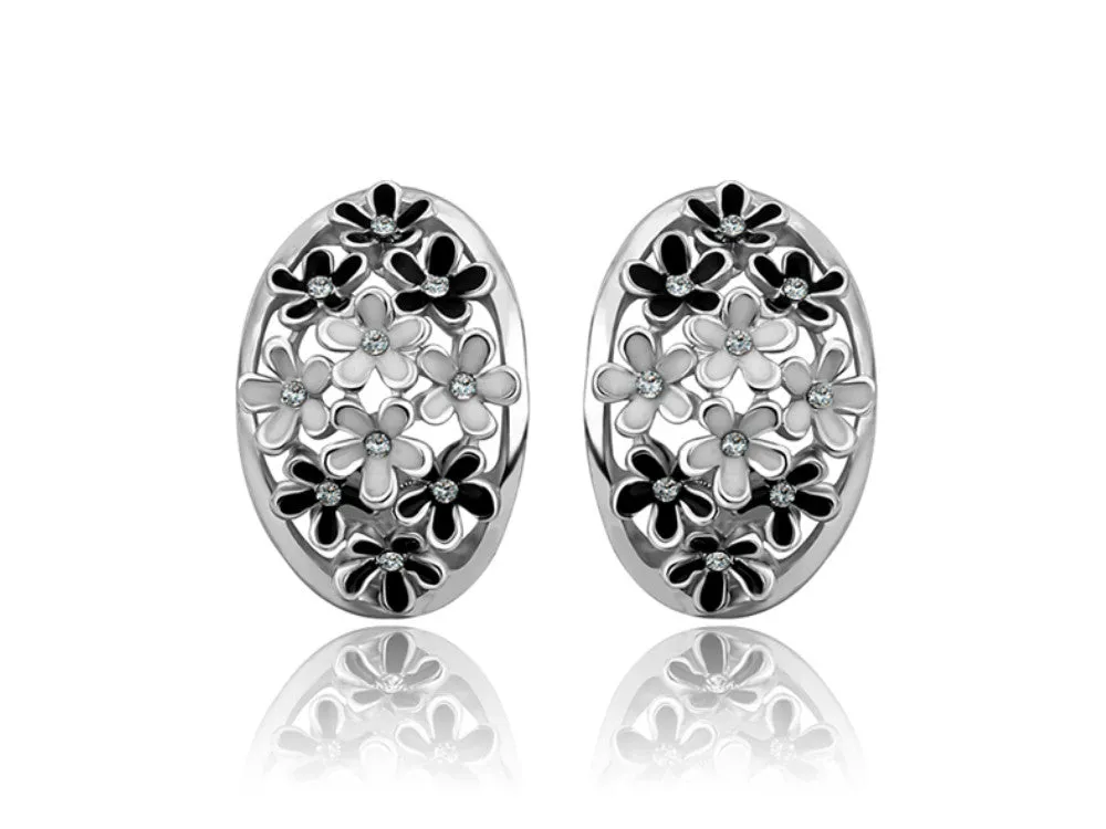 Beautiful silver plated earring with black and white flowers