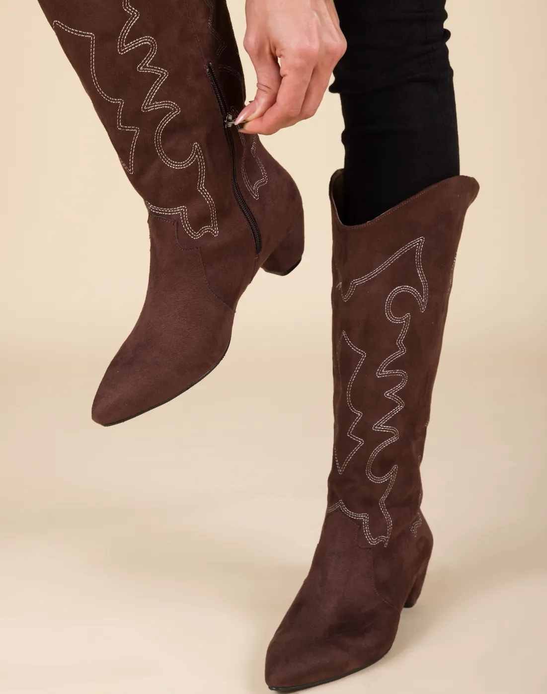 Detalles Suede Cowgirl Boots - BROWN