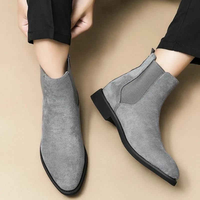 High-quality men's suede boots with elastic insert