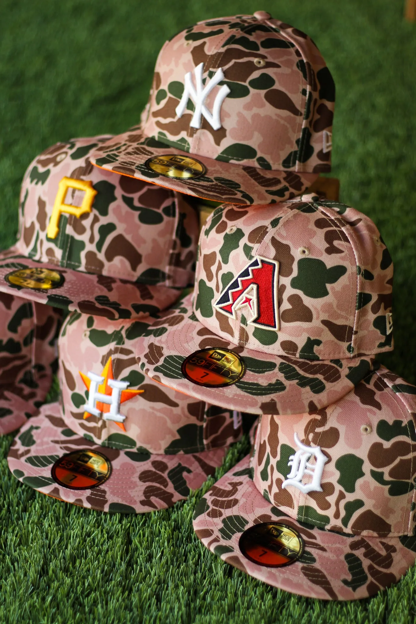 HOUSTON ASTROS DUCK CAMO FITTED W/ ORANGE UNDER VISOR