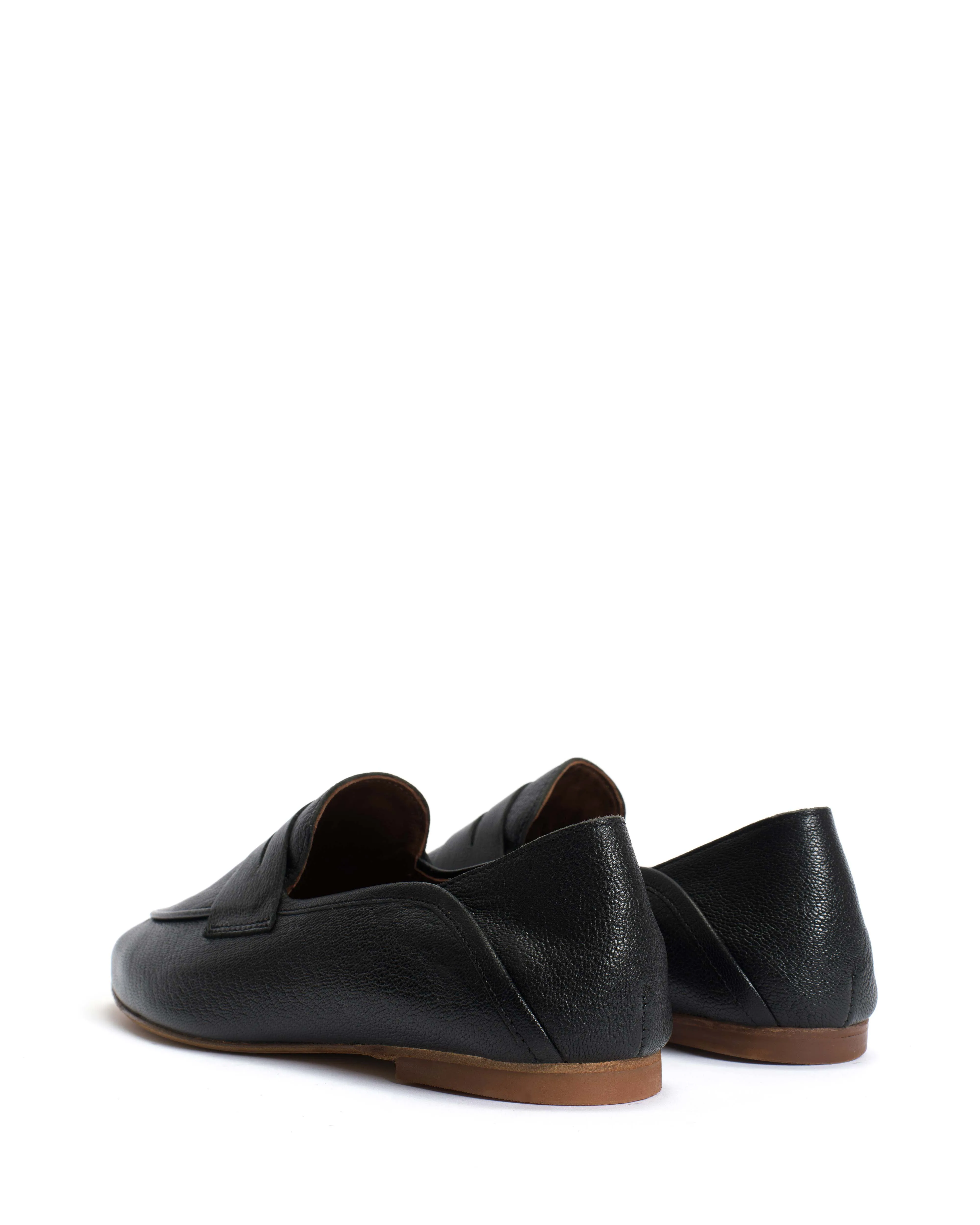 Lindsay Grained chevre goat Black