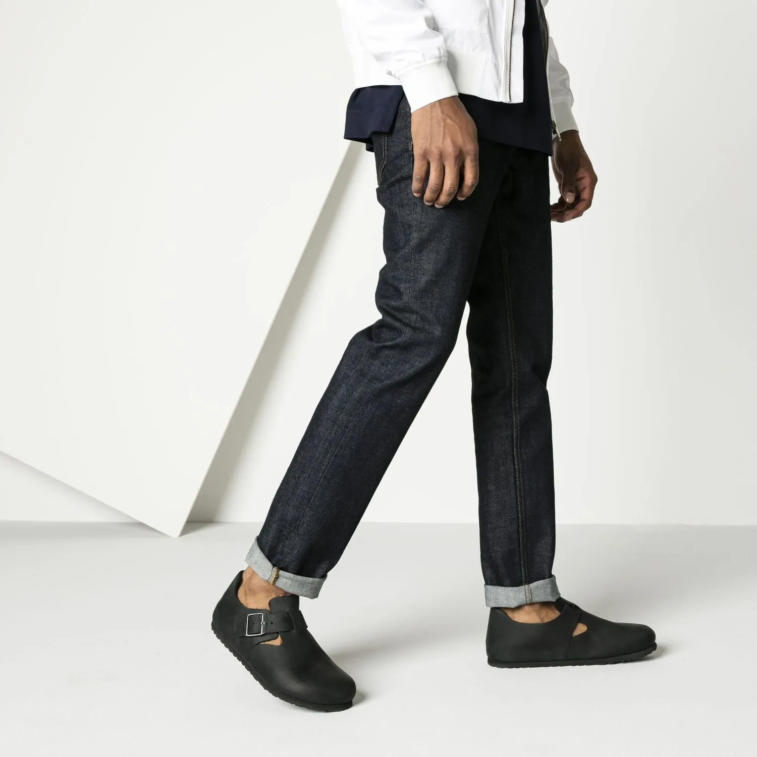 London | Oiled Leather | Black