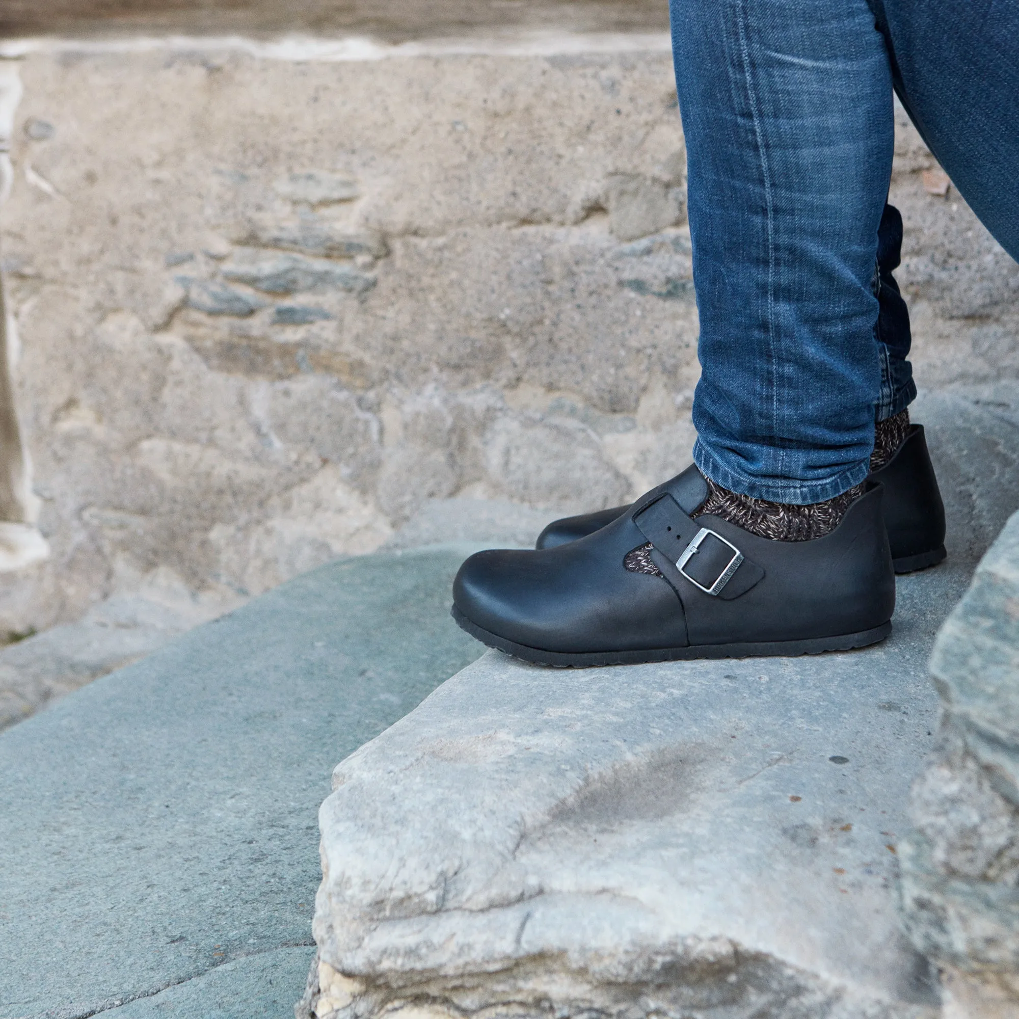 London | Oiled Leather | Black