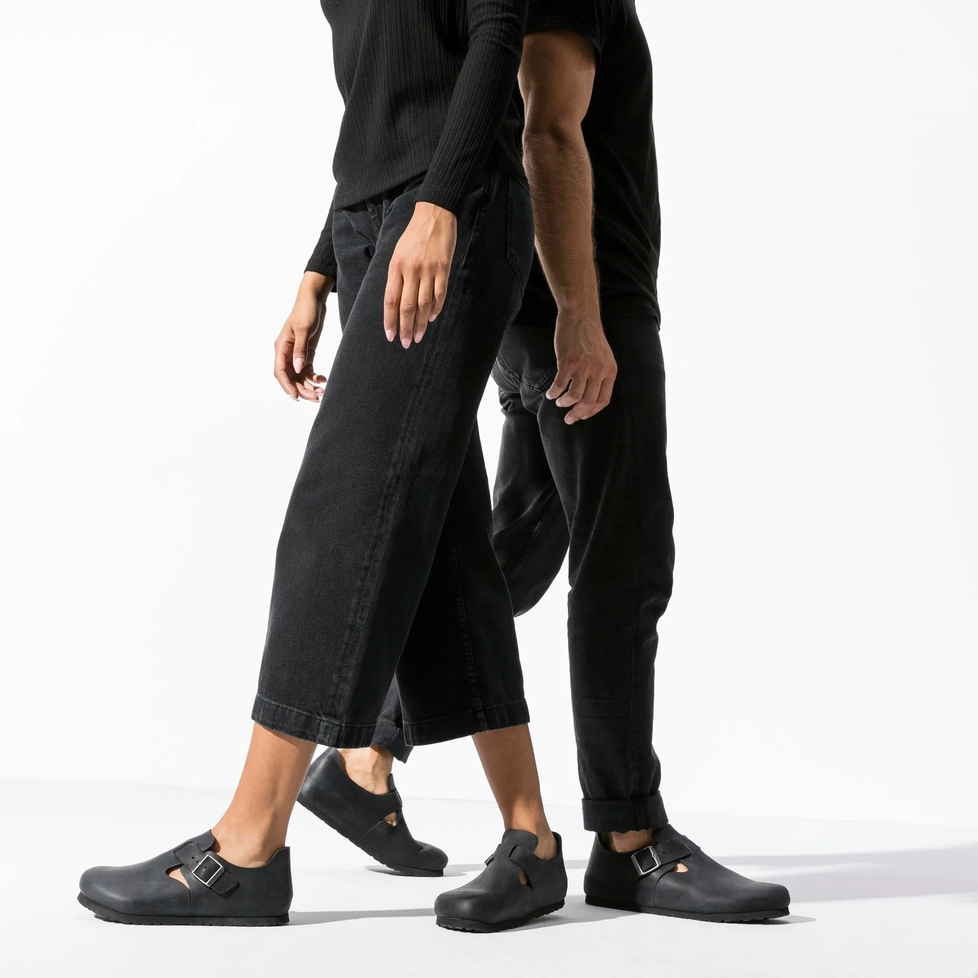 London | Oiled Leather | Black