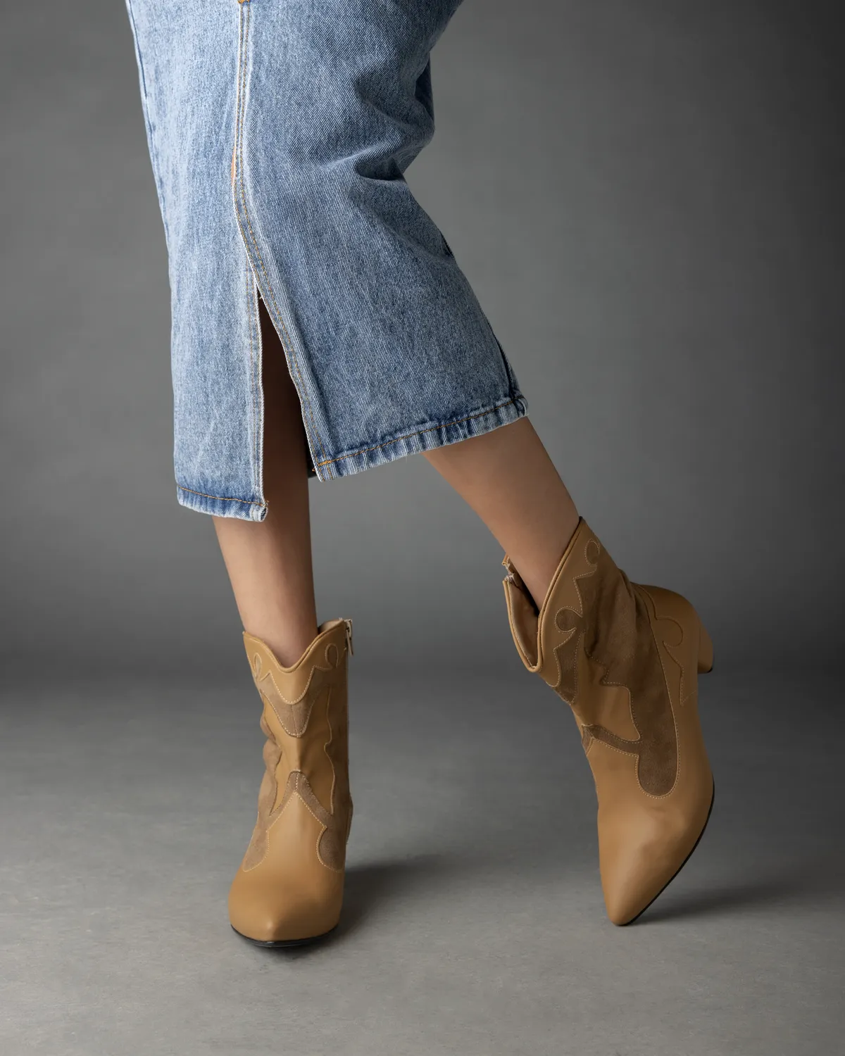Mariposa Cowgirl Boots - Camel - Order one size up