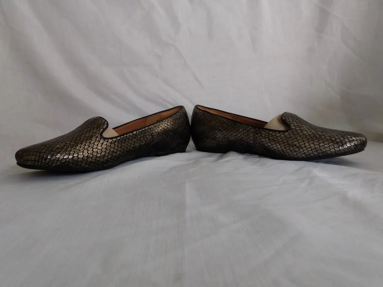 NIB -Clarks Valley Lounge Flats - Size: 6.5M