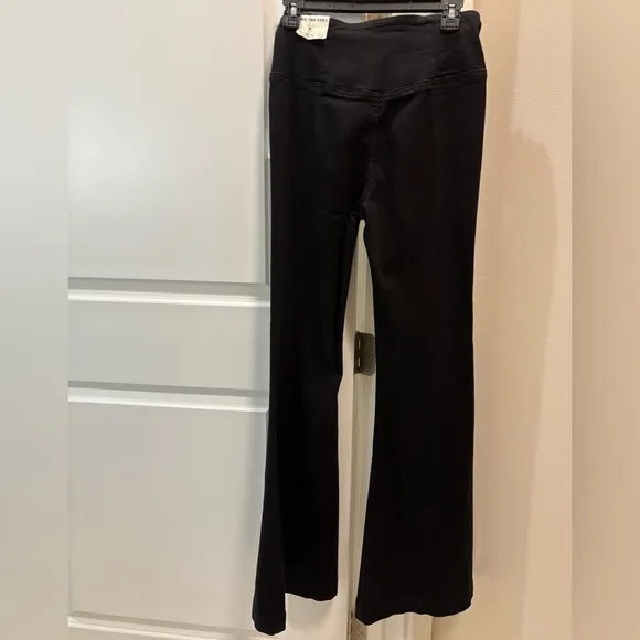 NWT FREE PEOPLE - We The Free Venice Beach High Rise Flare Jeans. Size 26