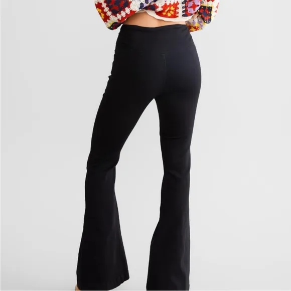 NWT FREE PEOPLE - We The Free Venice Beach High Rise Flare Jeans. Size 26
