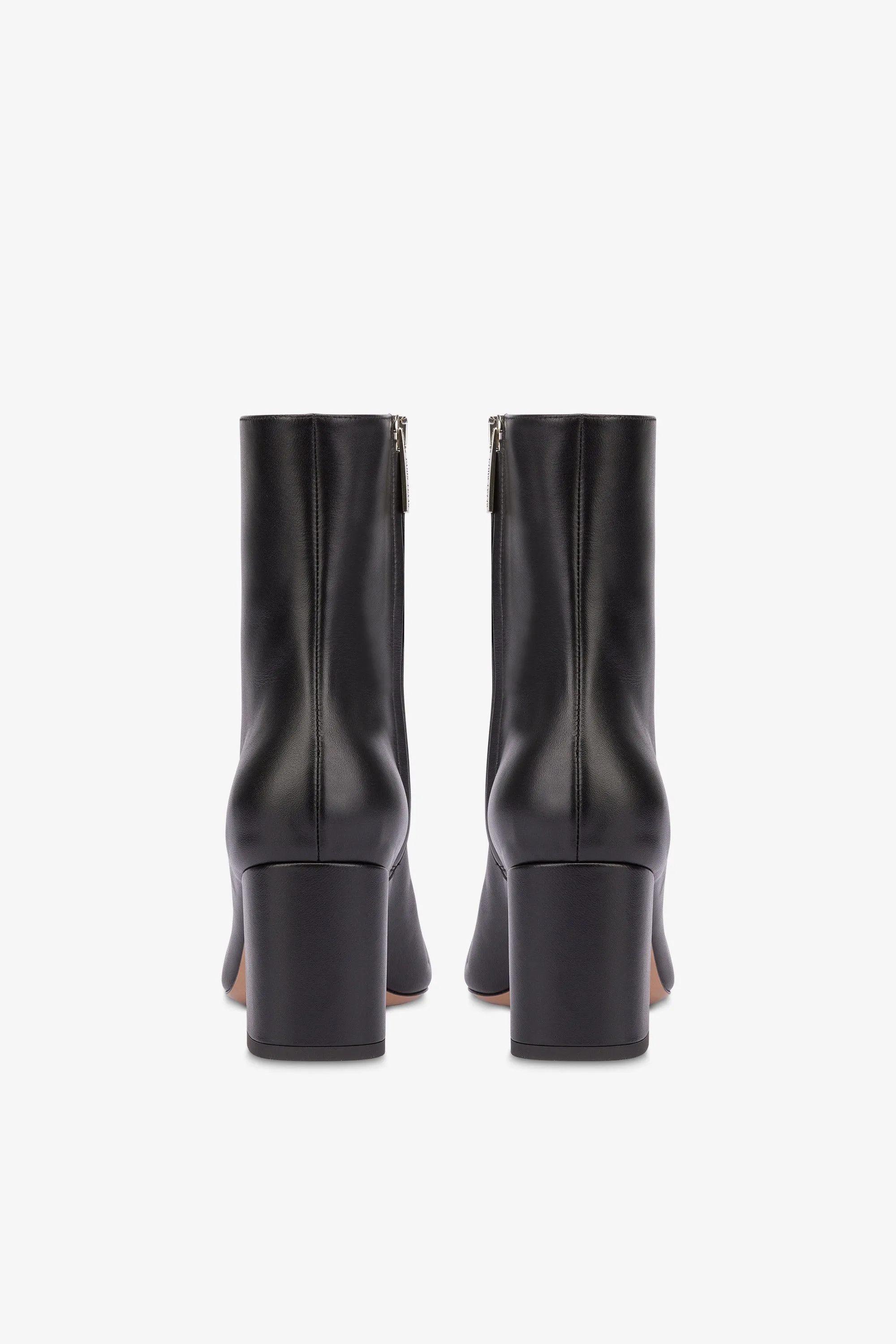 Pointed ankle boots in smooth black leather