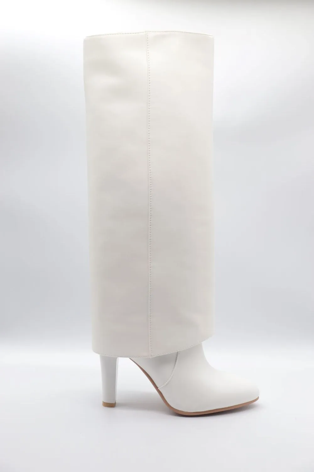 Pointed Heel high boot