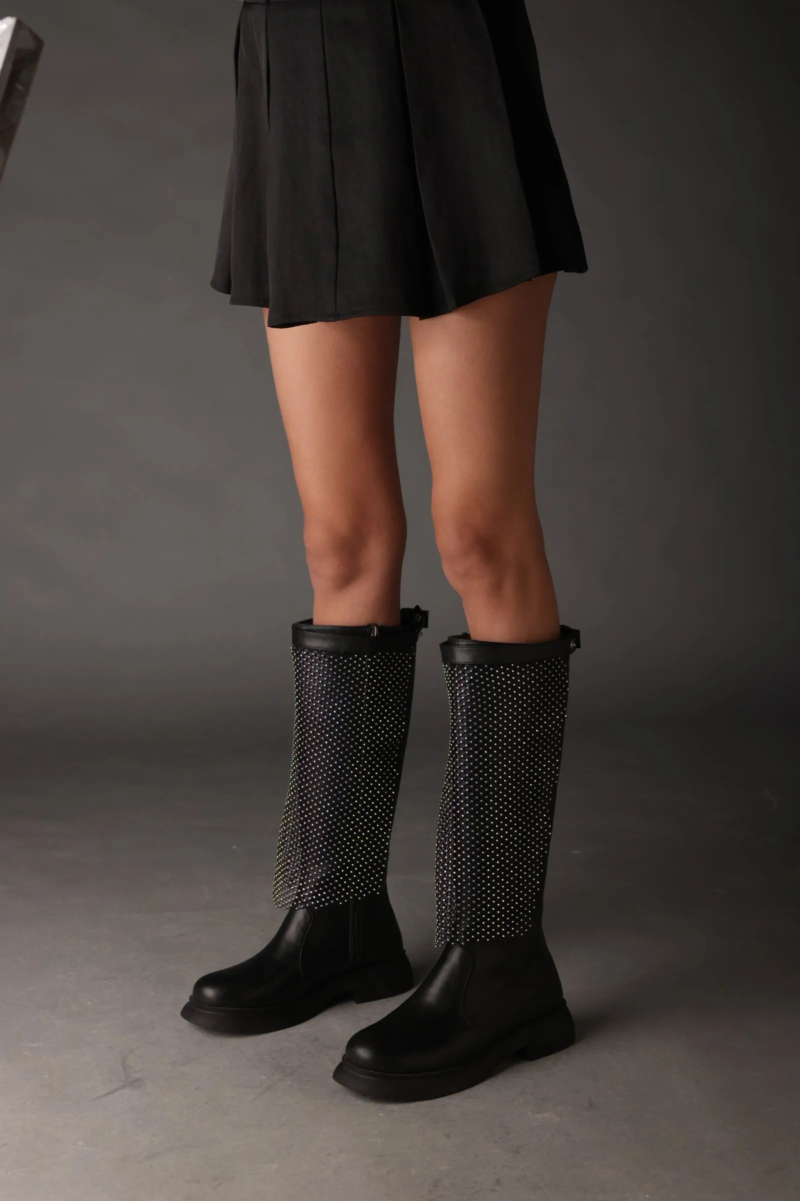 The classic boot with detachable crystal band in Black