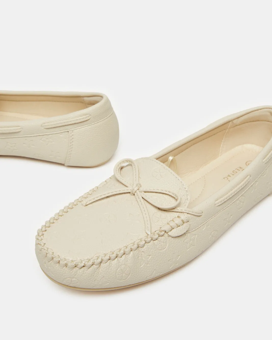 Women Beige Moccasin With Bow Trim