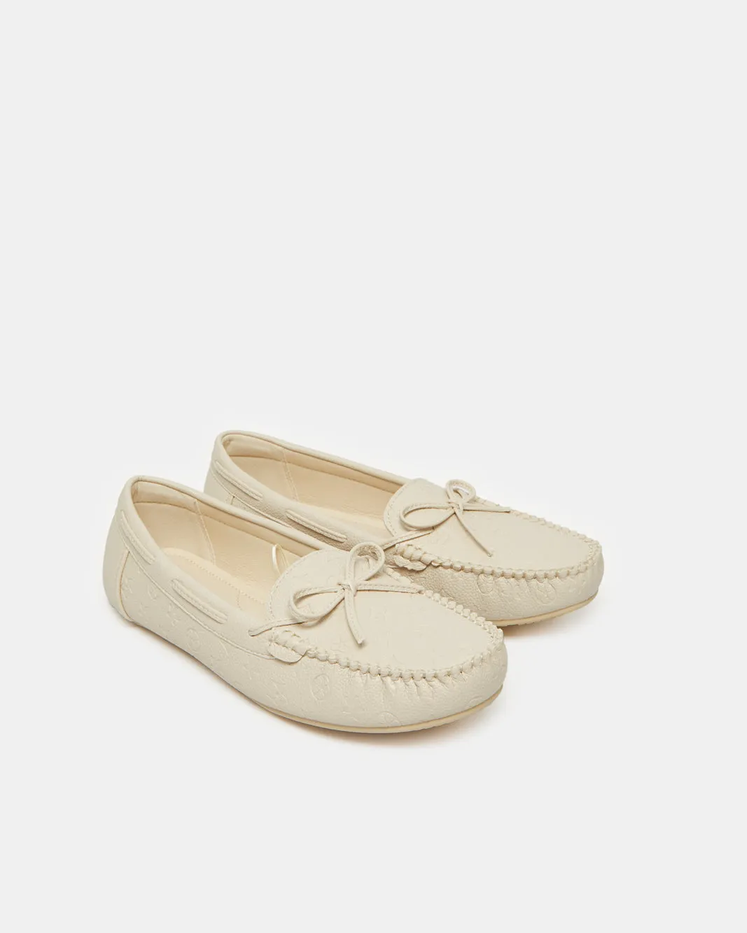 Women Beige Moccasin With Bow Trim