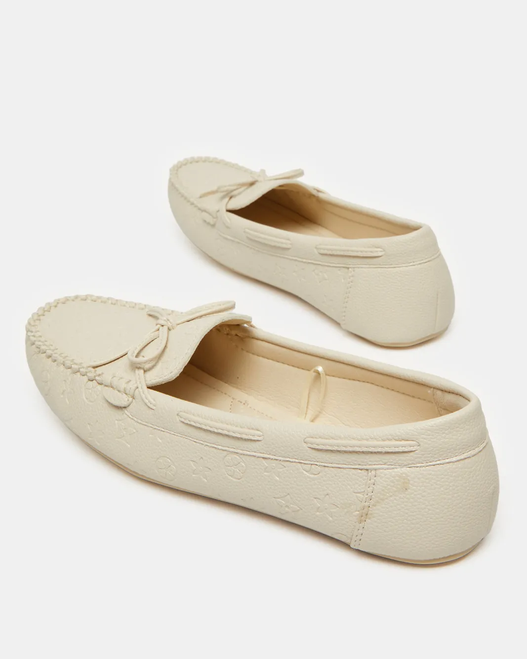 Women Beige Moccasin With Bow Trim